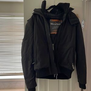 Men’s Superdry winter coat. Size Large. Worn twice. Condition:Brand new.